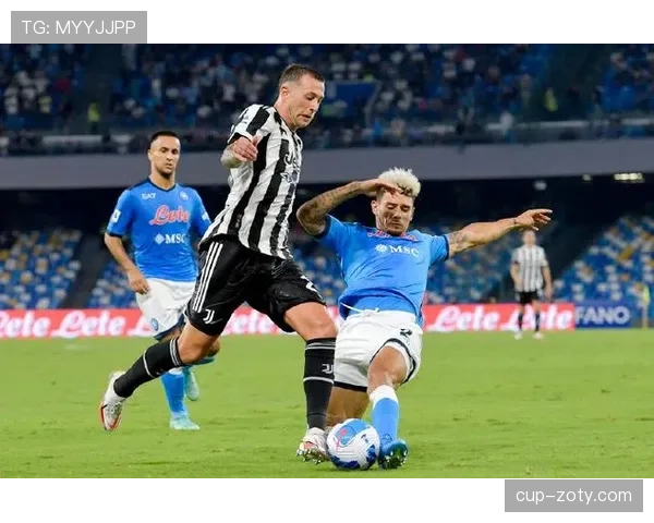 奥斯梅恩 vs 弗拉霍维奇：传统9号的不同答案