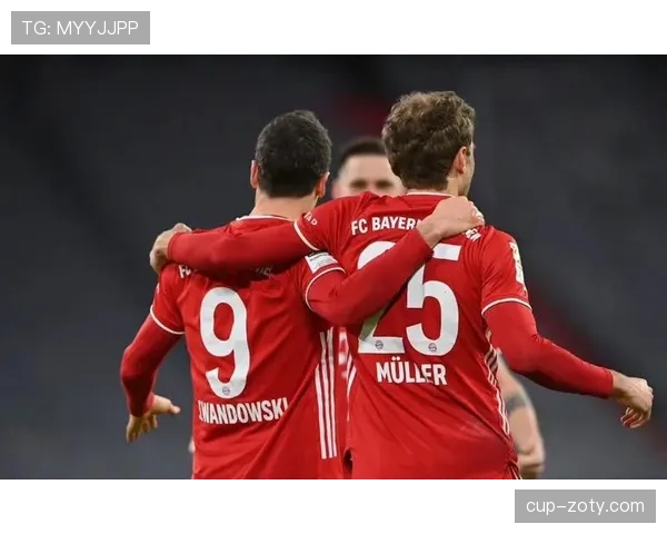 本赛季前插撕开防线，前锋穆勒跑位较莱万更活跃